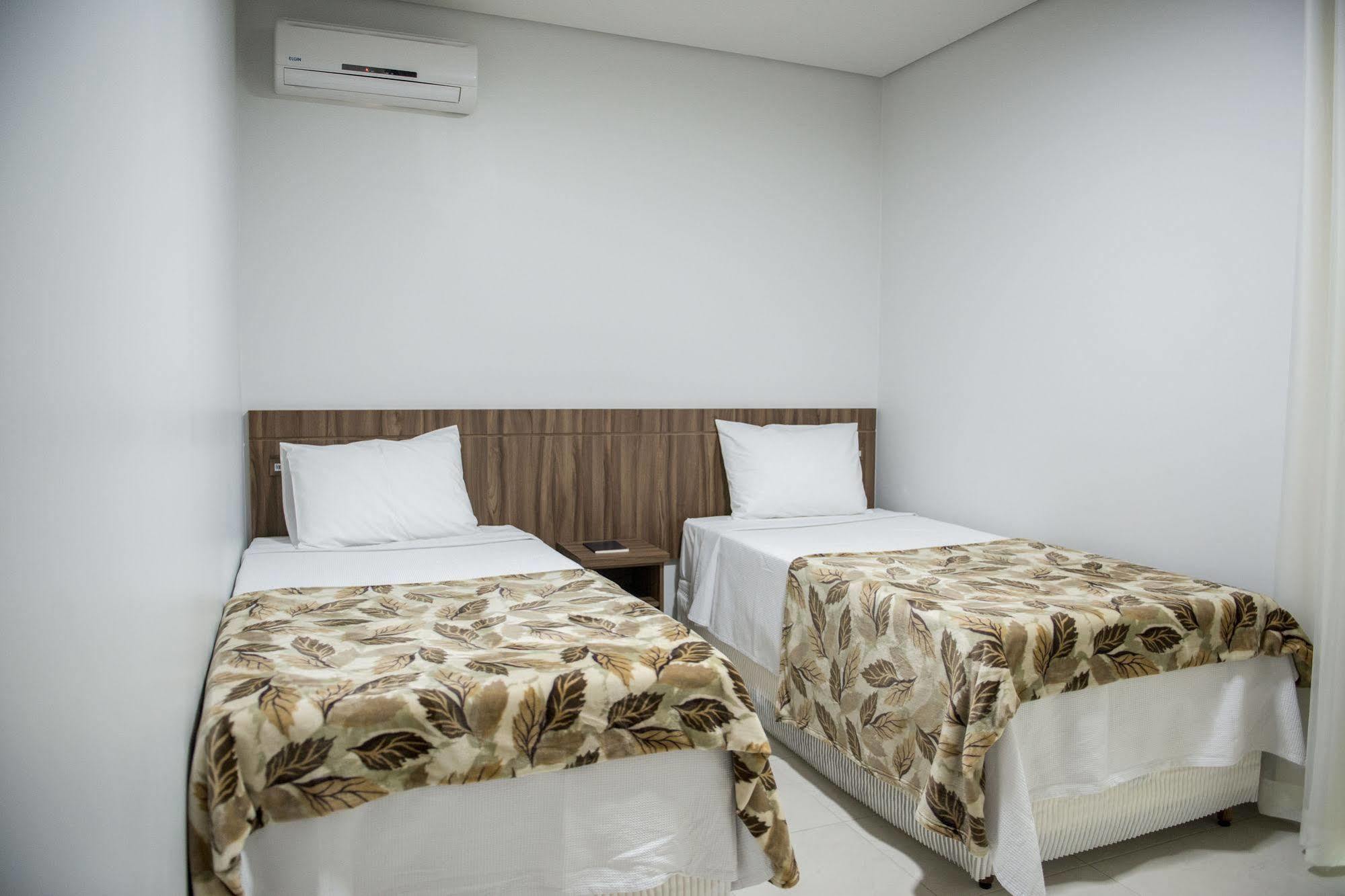 Manhattan Apart Hotel Caratinga Exterior photo
